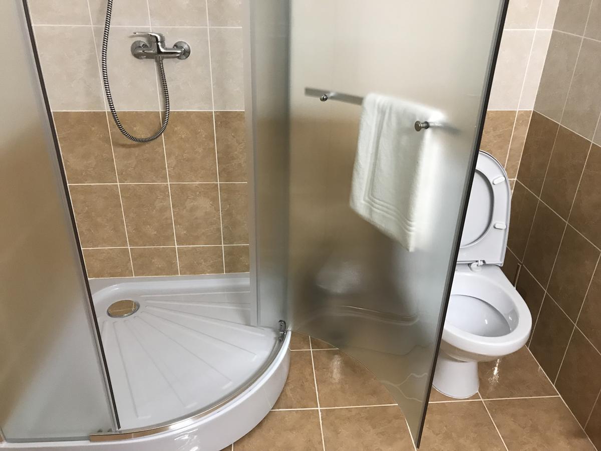 Pensiunea Granada Covasna Buitenkant foto