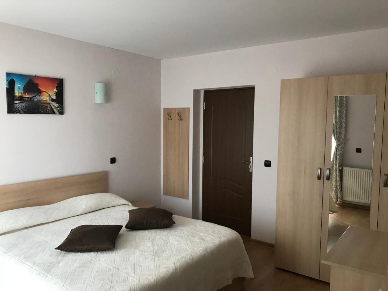 Pensiunea Granada Covasna Buitenkant foto