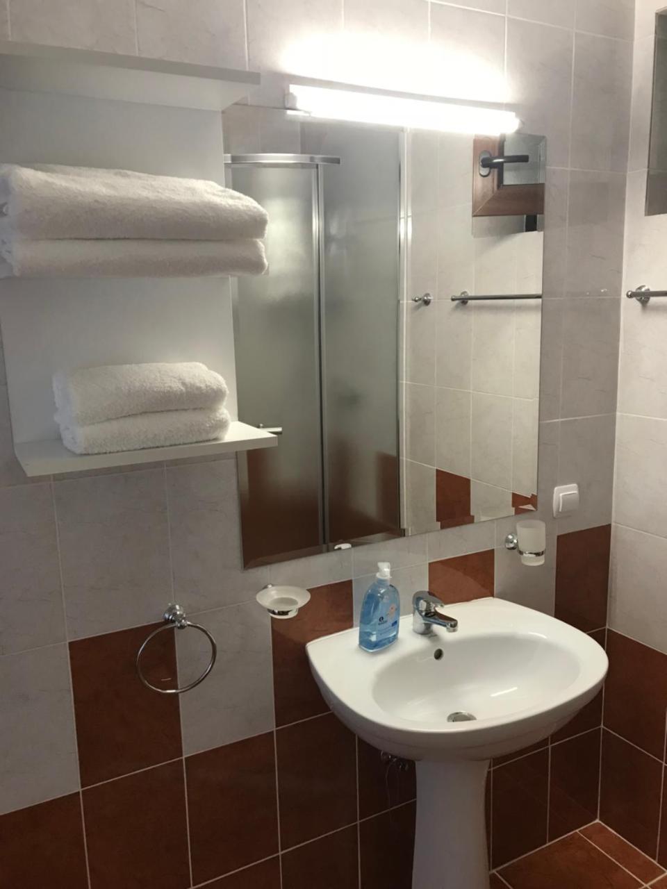 Pensiunea Granada Covasna Buitenkant foto
