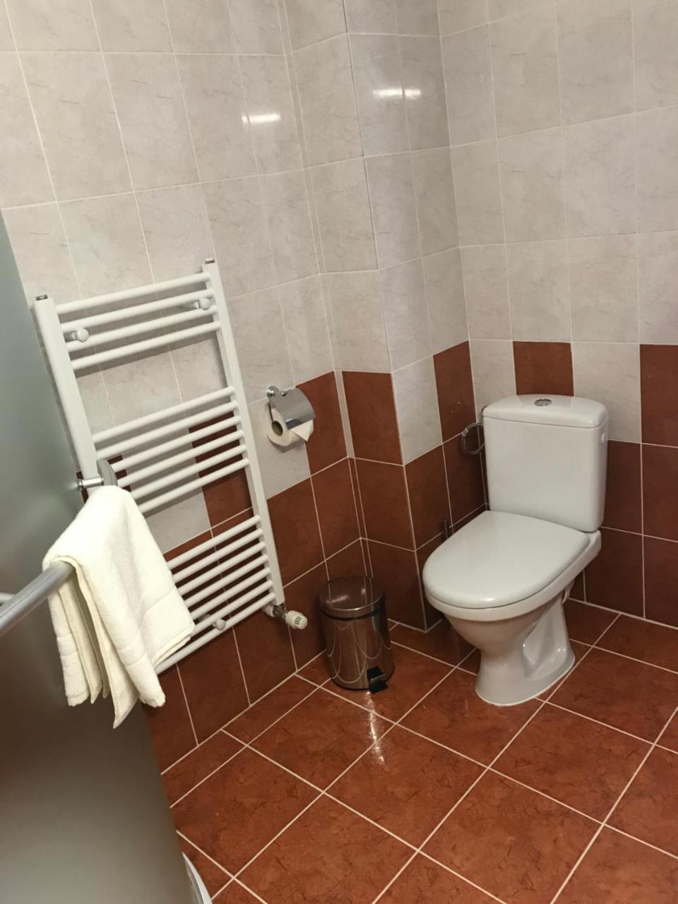 Pensiunea Granada Covasna Buitenkant foto