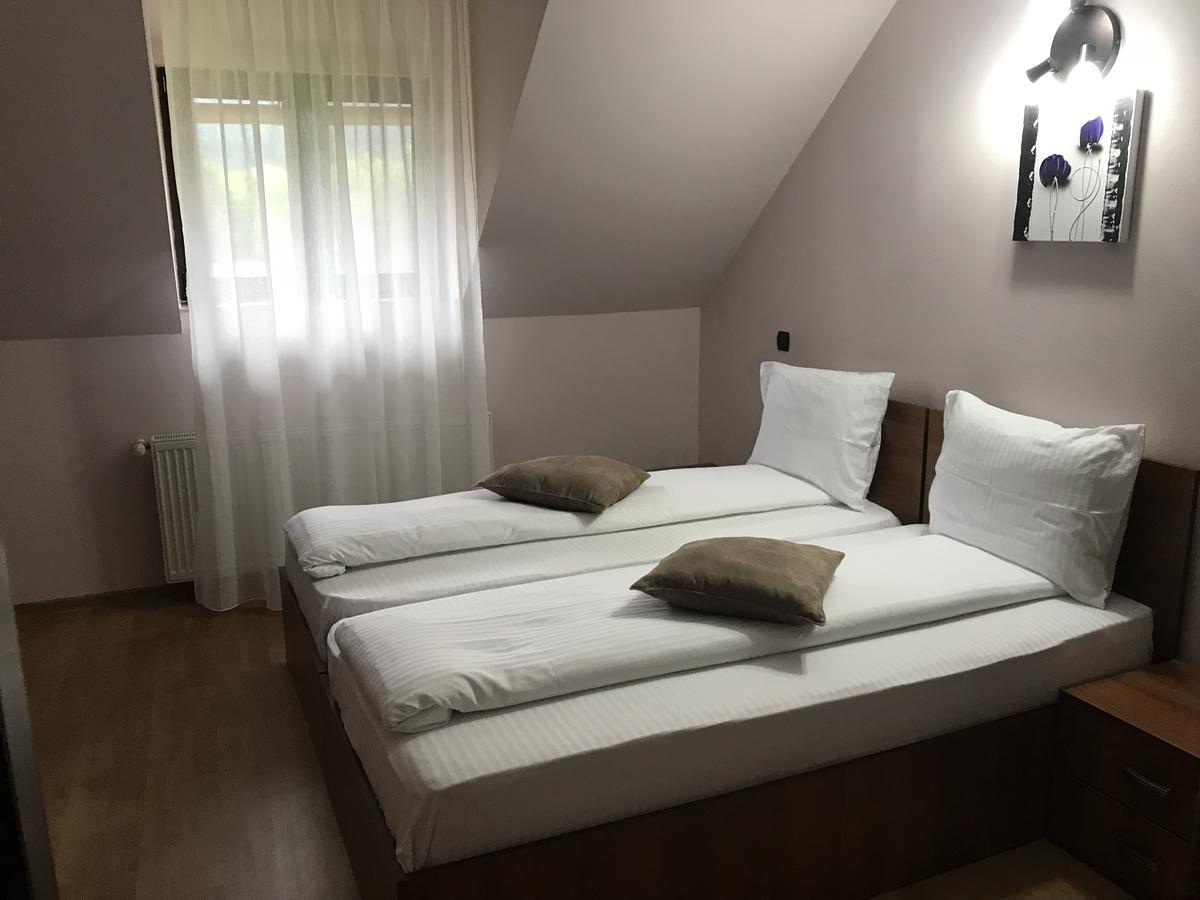 Pensiunea Granada Covasna Buitenkant foto