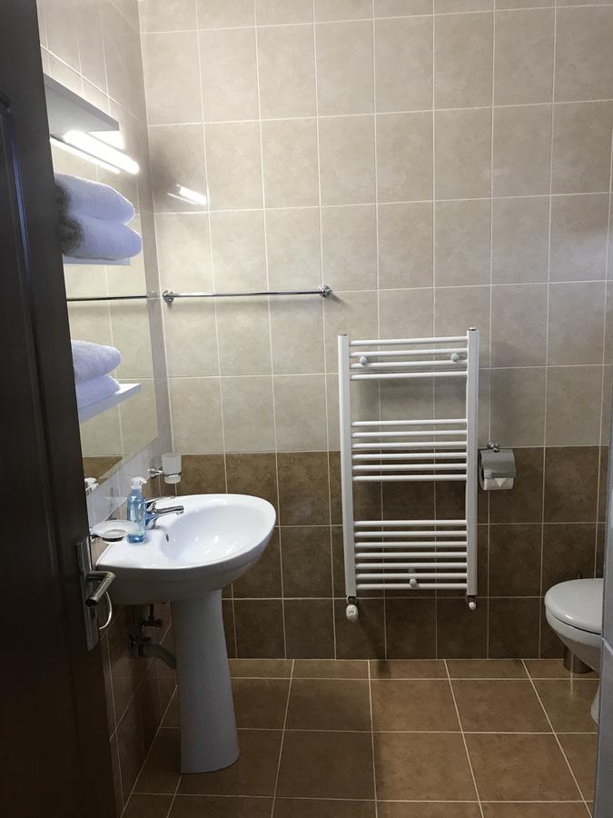 Pensiunea Granada Covasna Buitenkant foto